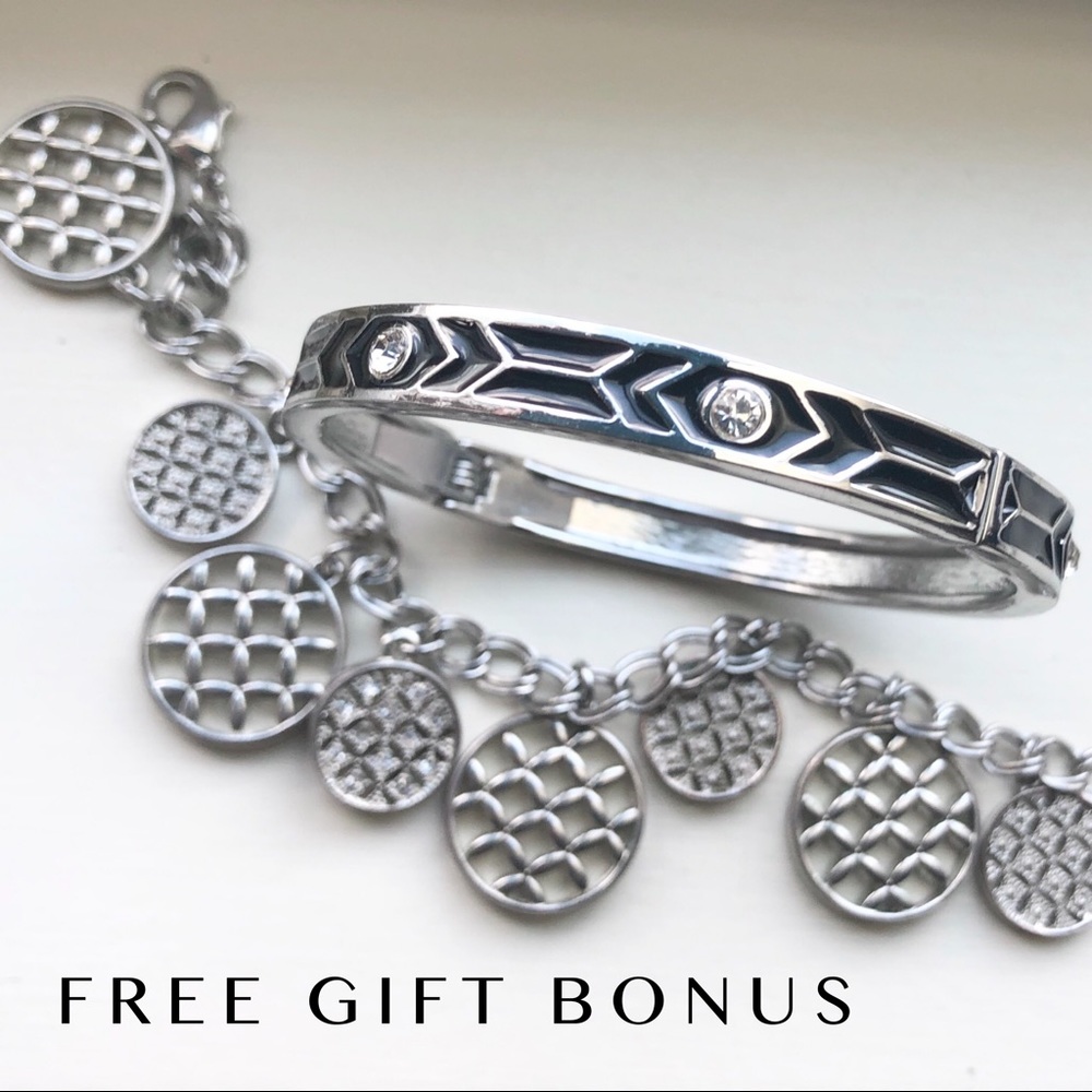 Charm bracelet silver tone